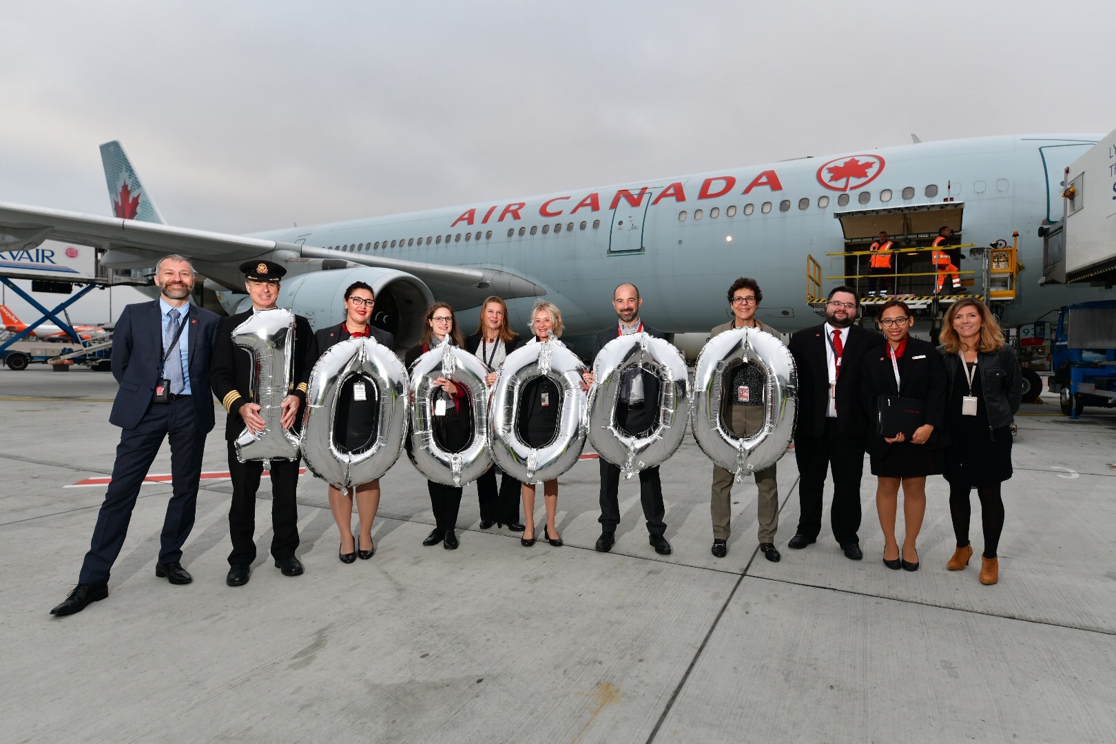 Air Canada célèbre le 100 000ème passager de sa ligne Lyon-Montréal