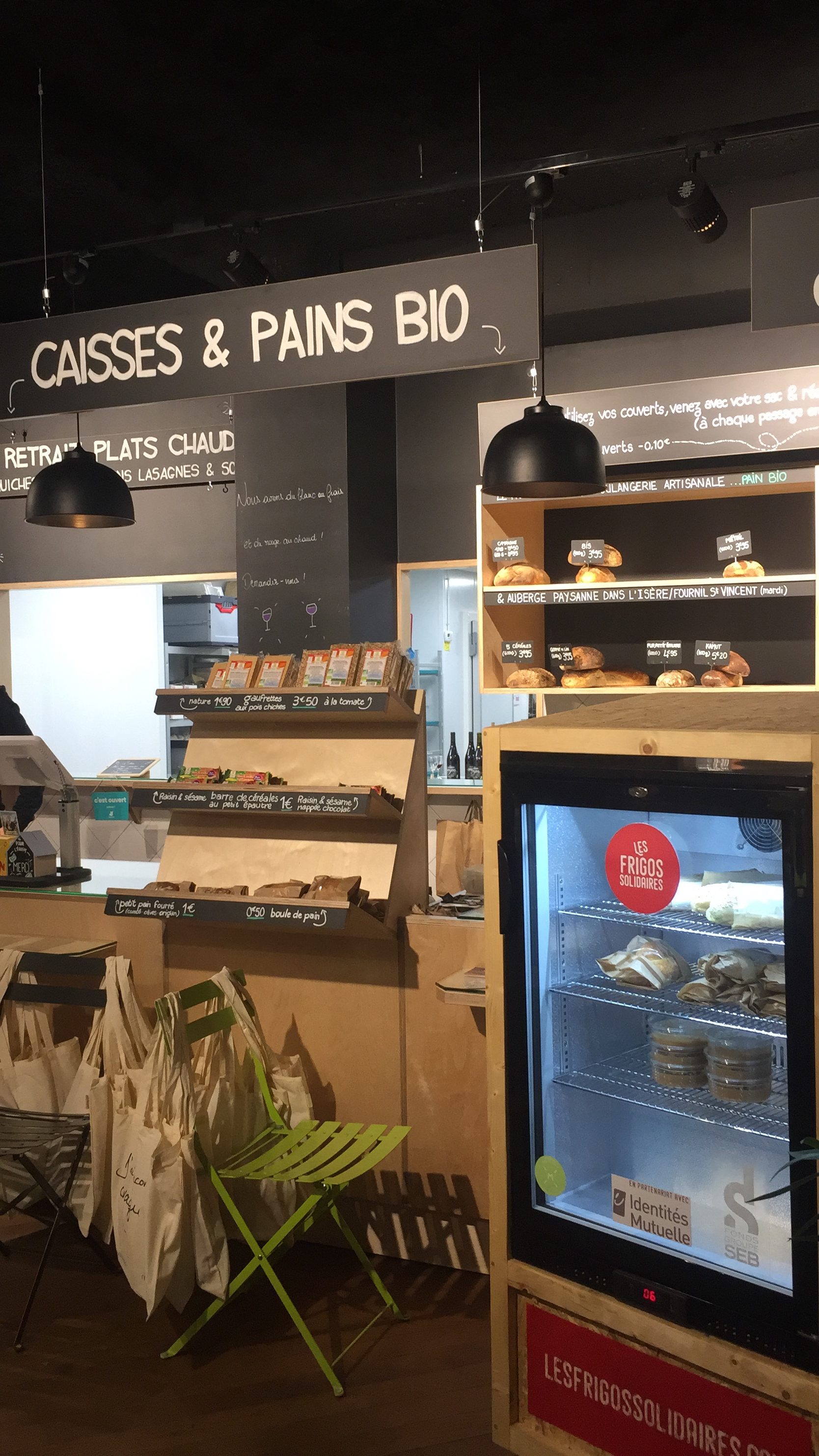 Le premier frigo solidaire à Lyon
