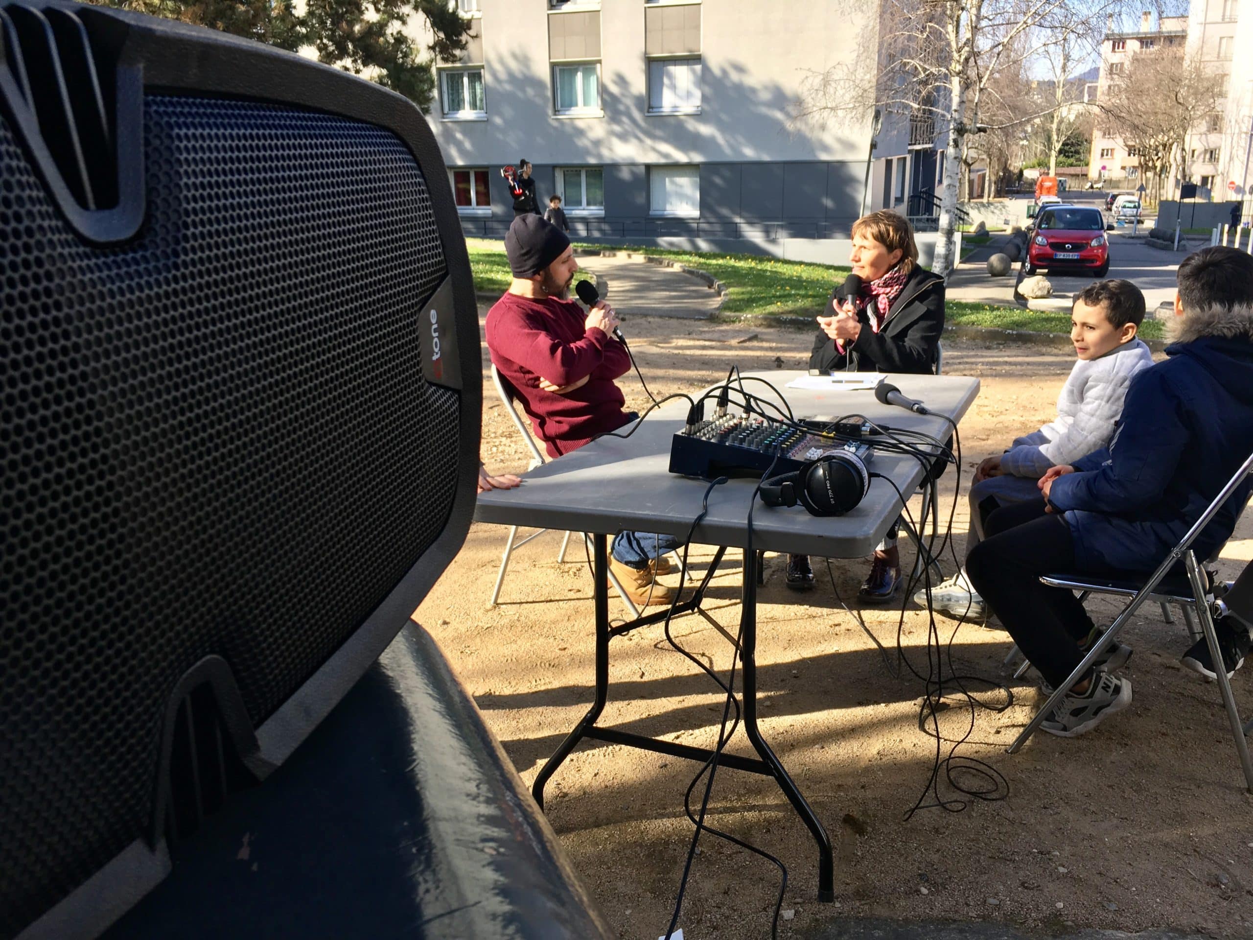 Webradio : un micro pour retisser du lien social