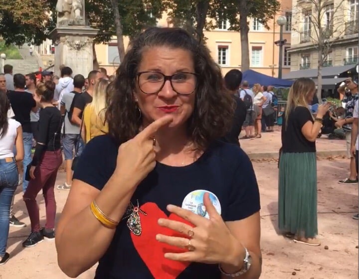 LANGUE DES SIGNES : « Il y a encore des progrès à faire à Lyon » Sandra Recollon