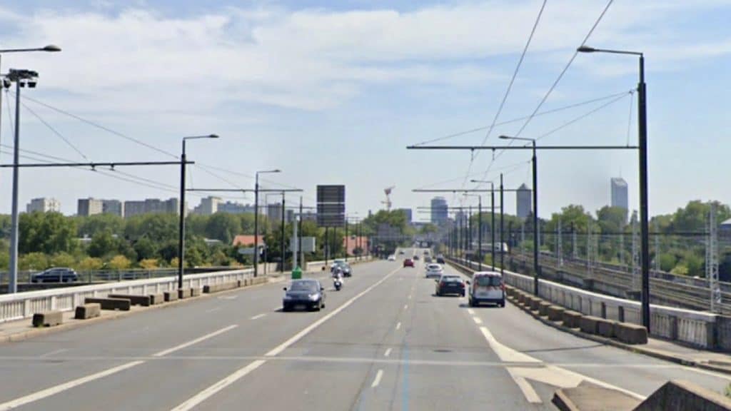 Des pistes cyclables sur le pont Poincaré à Caluire