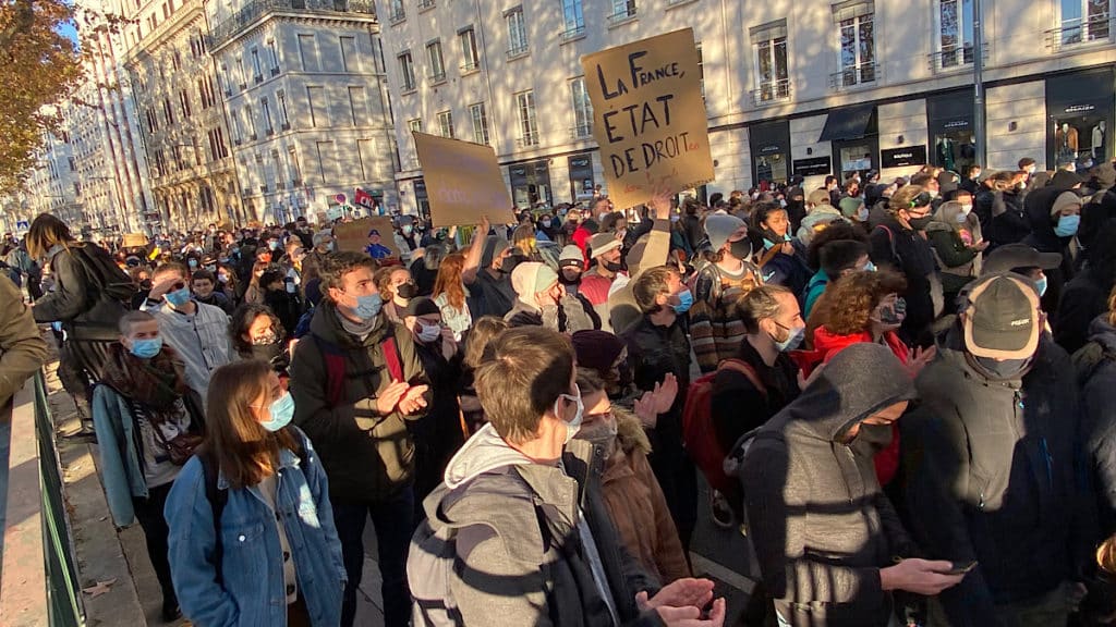manifestation sur les quais du Rhône