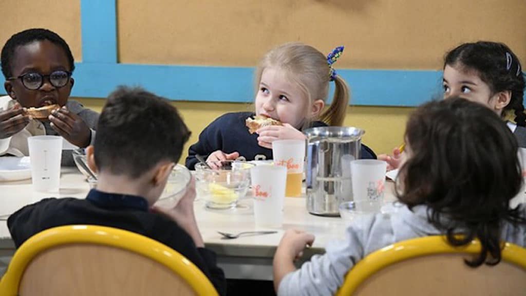 Lyon expérimente des petits déjeuners servis gratuitement à l'école