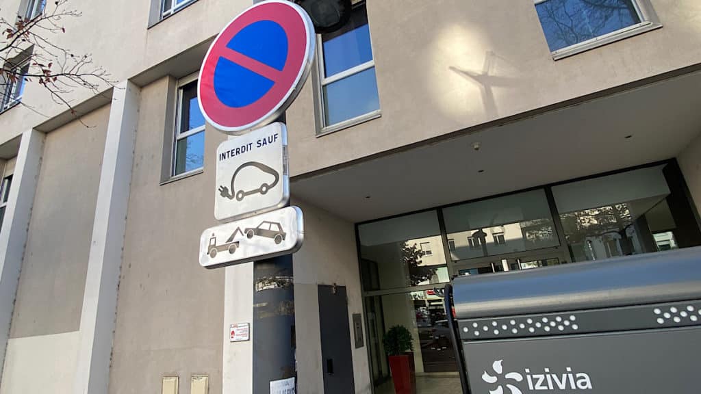 Izivia crée un réseau de recharge pour voitures électriques