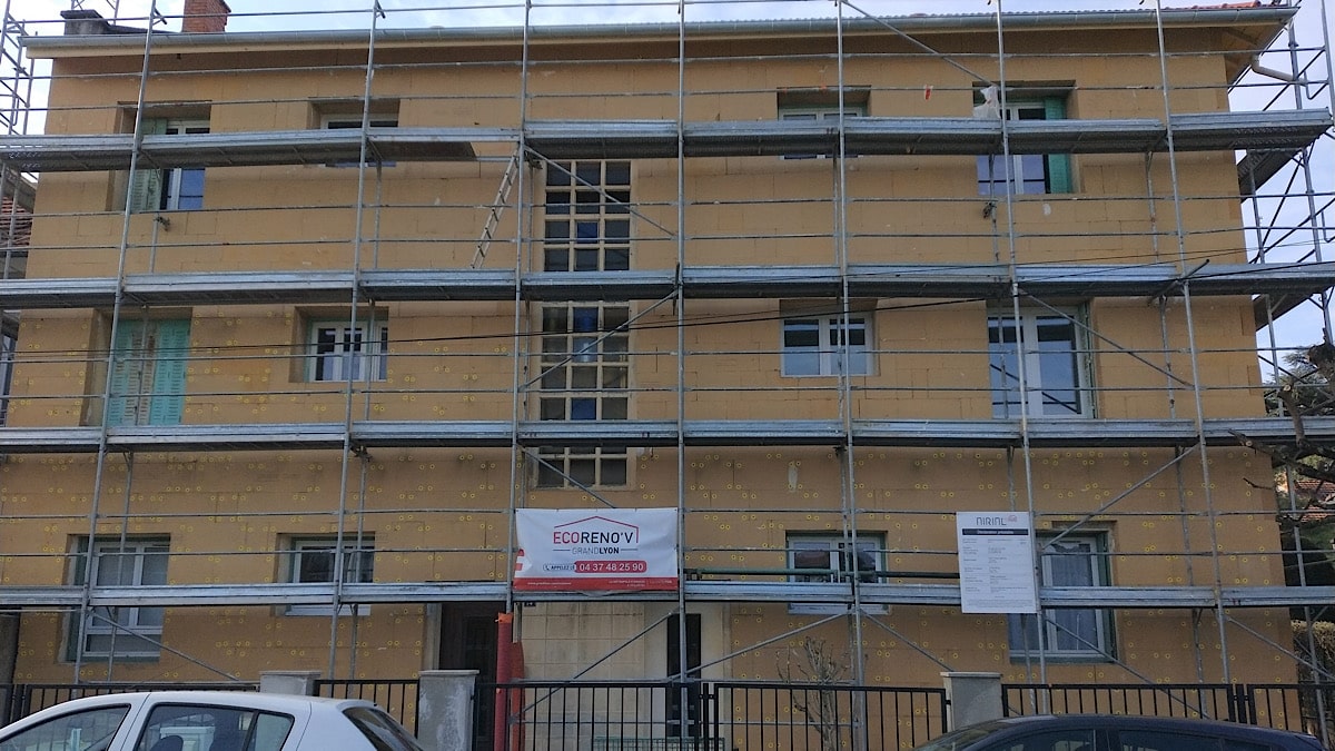 immeuble en cours de rénovation énergétique - Lyon Demain