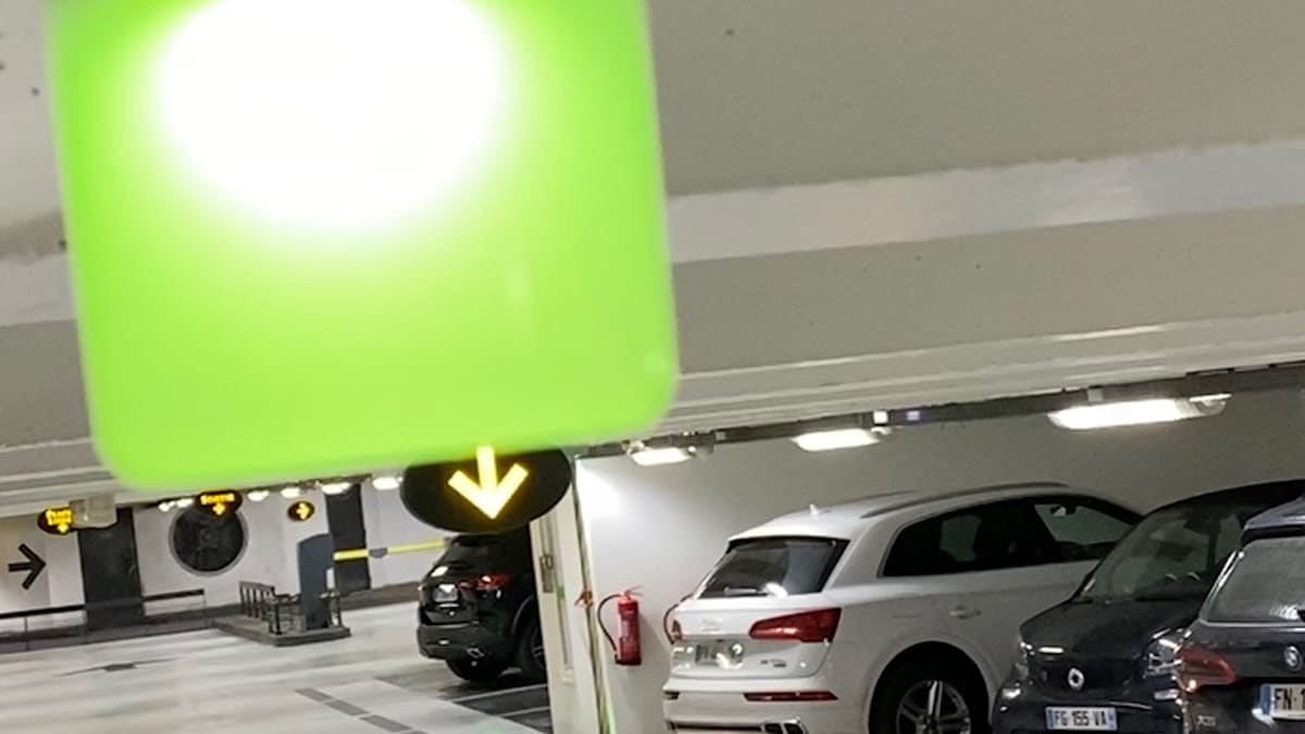 Ineo-Sense installe des leds pour guider les automobilistes dans les parkings LPA