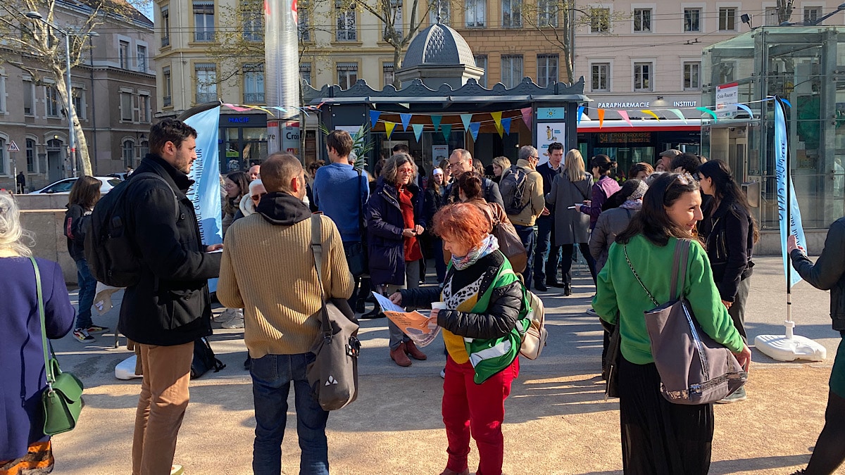 Lulu dans ma rue investit le kiosque de la croix-Rousse