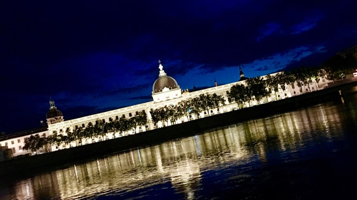 Hôtel-Dieu mis en lumière