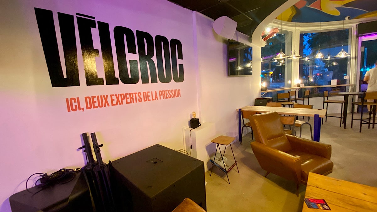 bar restaurant