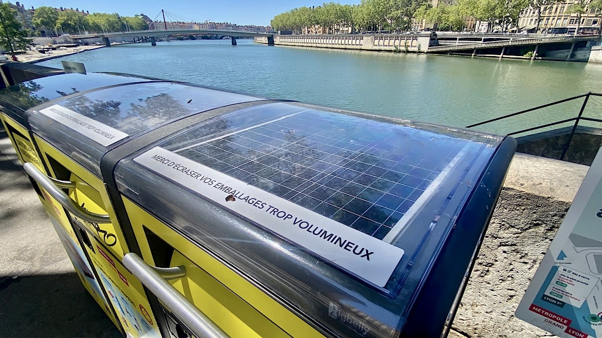 compacteurs connectés panneaux solaires