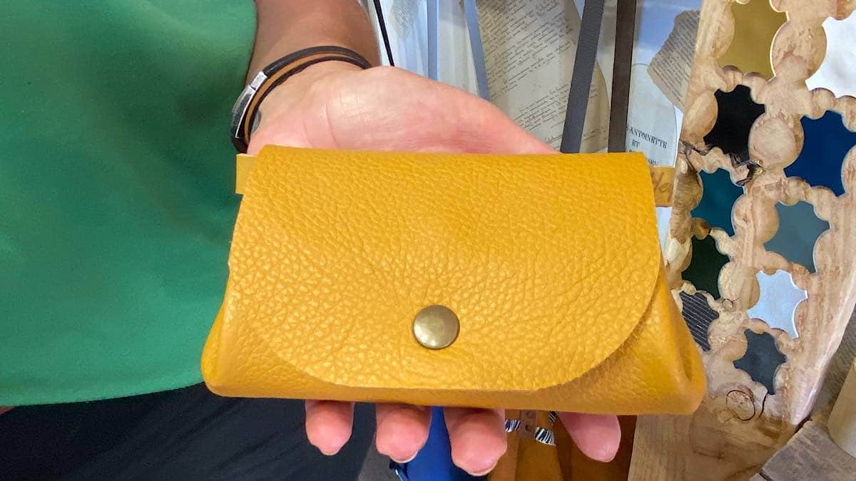 article cuir pochette