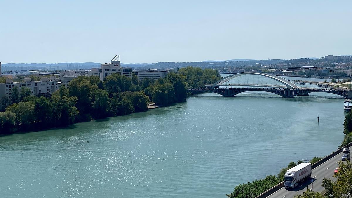 se baigner dans le Rhône