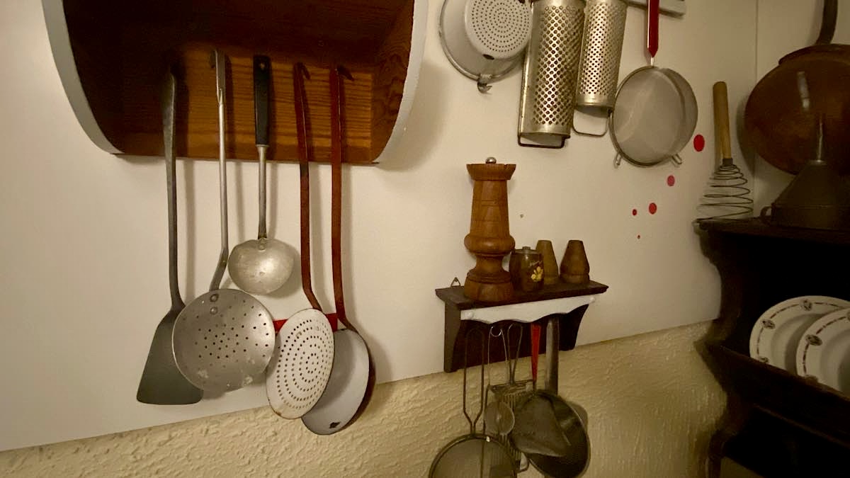 ustensiles de cuisine anciens