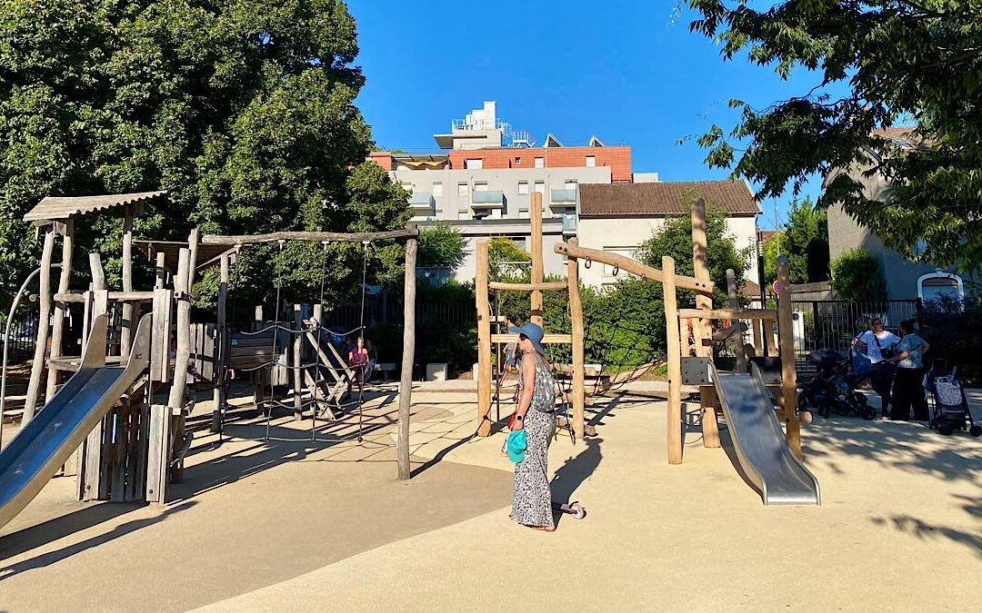 Villeurbanne : quand un parking devient un parc urbain inclusif