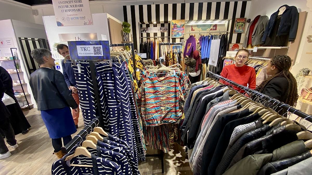 Carré de Soie Enjoué