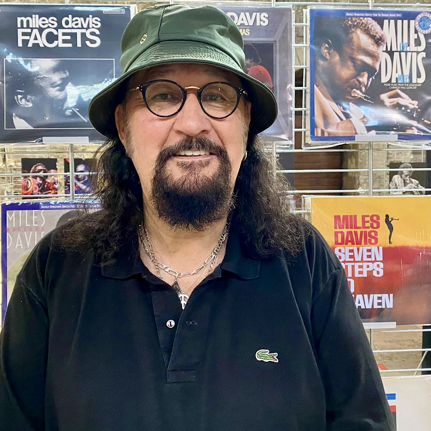 » Miles  » : un documentaire inédit sur Davis, la légende du jazz episode artwork